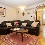 Apartment With Parking Space - 21107 *